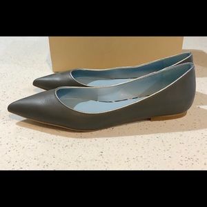 Gray Pointed-toe Ballet Flats